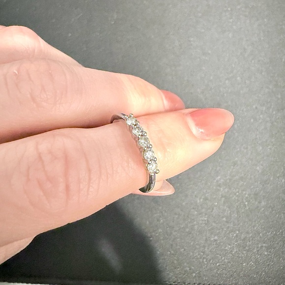 14k white gold 1/2k diamond Ring - Picture 10 of 10